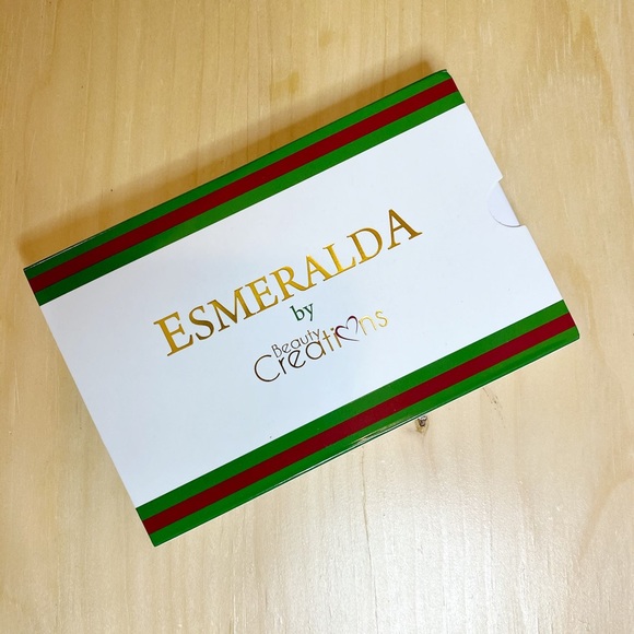 Esmeralda by Beauty Creations Eyeshadow Palette - Picture 4 of 5